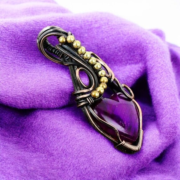 Purple Fire Labradorite Heart Pendant – Copper Wire Wrapped Necklace | Handmade - Picture 5 of 15